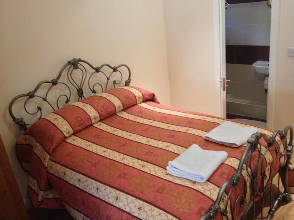 The Dharma Lodge Enfield Bagian luar foto